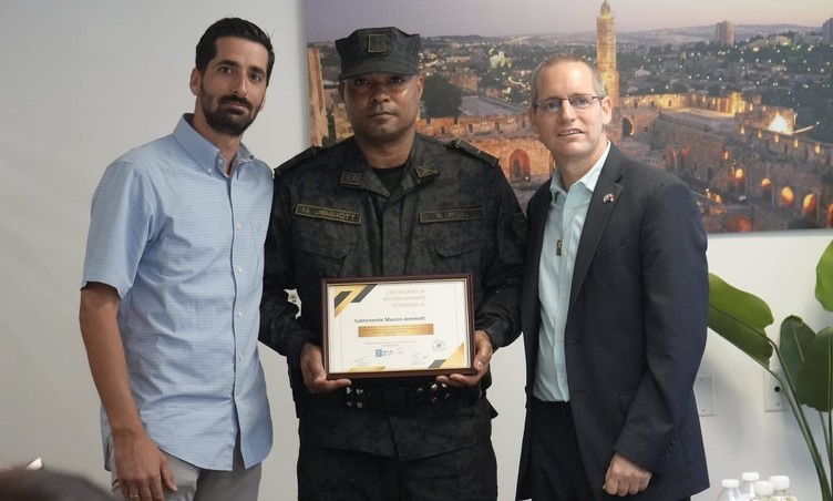 foto de portada de la publicación Entrega de Reconocimiento al Subteniente Marcos Jemmott