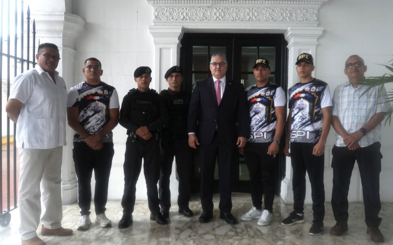 foto de portada de la publicación Orgullo Institucional: Miembros del SPI Destacan en Atletismo y Boxeo Internacional