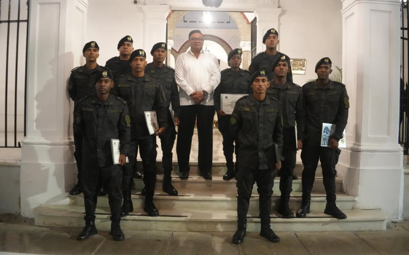 foto de portada de la publicación Director General del SPI Felicita a Unidades Graduadas del XXXVI Curso Internacional de Control de Multitudes